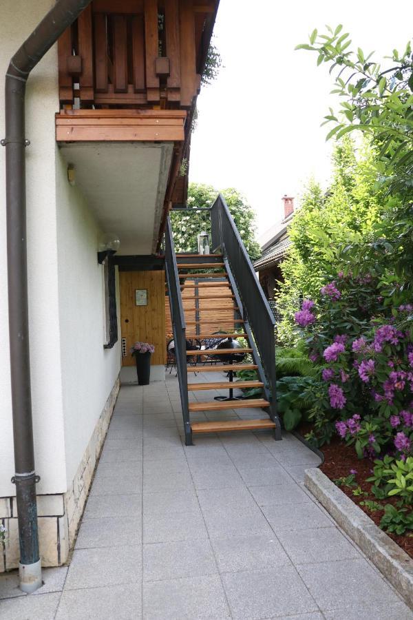 Lusht'N Apartma Жировница Экстерьер фото